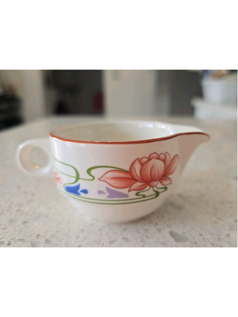 Villeroy & Boch Luxembourg Small Creamer Pitcher Lotus Lily Holds 2 Oz